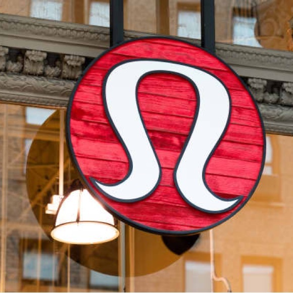 LULULEMON unlisted live show - Picture 1 of 1